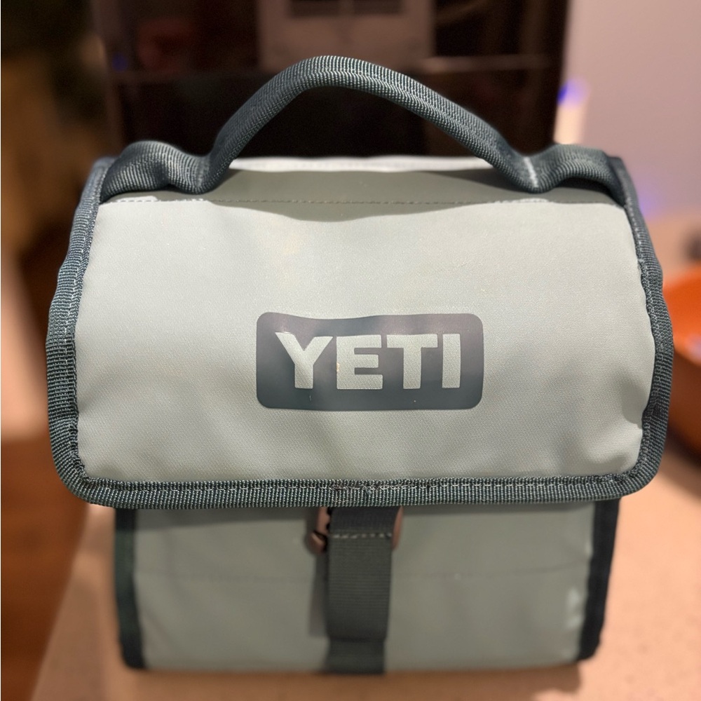 Yeti Daytrip